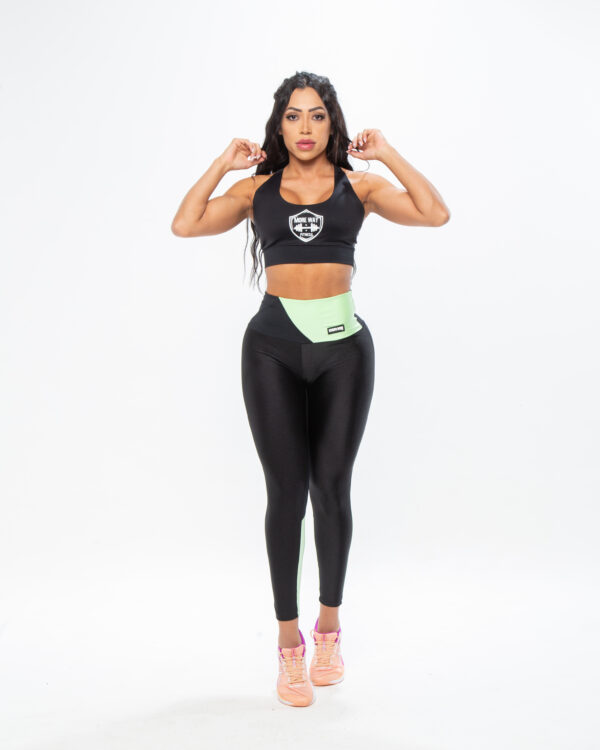 Legging Fitness Feminina – Preta Com Recortes na cor verde - Image 6