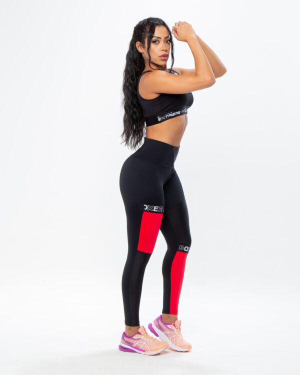 Legging Fitness Feminina - Preta Com Recortes na cor vermelha - Image 6
