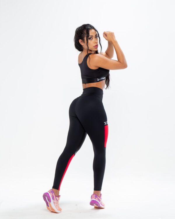 Legging Fitness Feminina - Preta Com Recortes na cor vermelha - Image 9