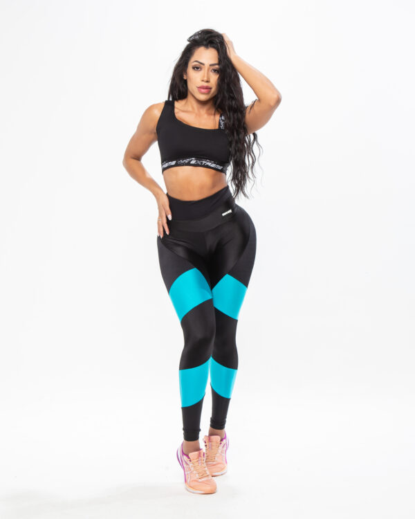 Legging Fitness Feminina - Preta Com Recortes na cor Azul - Image 2