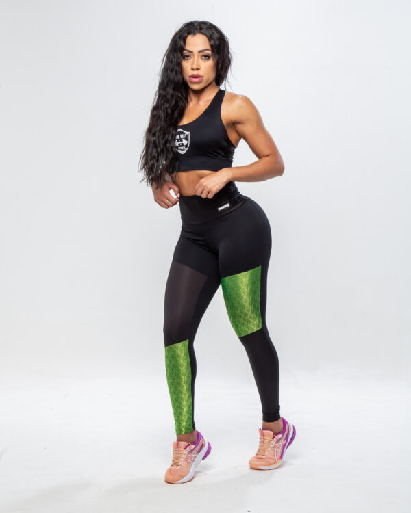 Legging Fitness Feminina - Preta com tecido trabalhado detalhe verde florescente