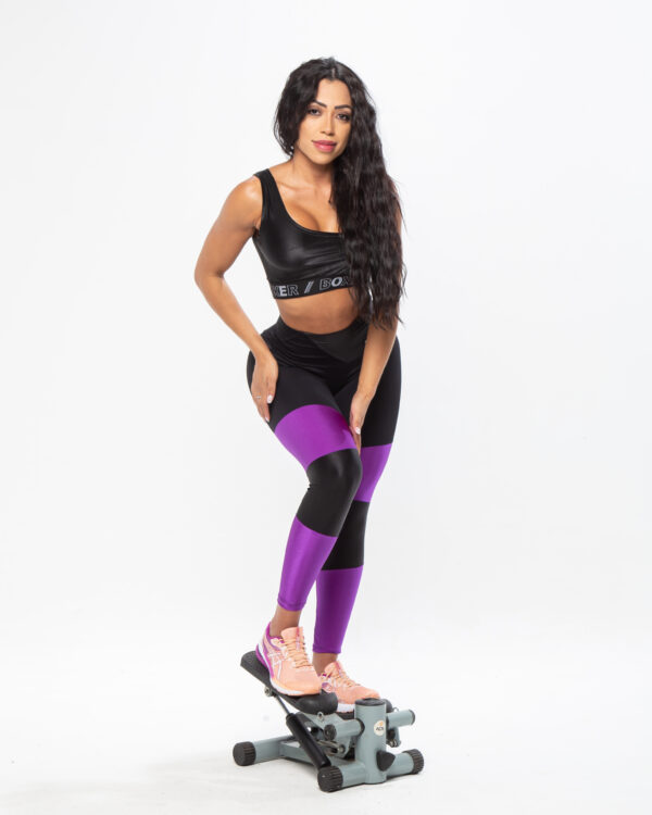 Legging Fitness Feminina - Preta Com Detalhe roxo - Image 7